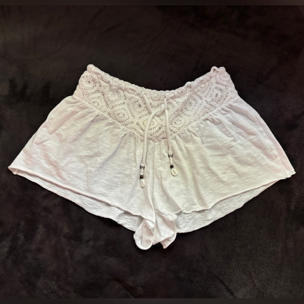 Aerie White Seashell Shorts XS